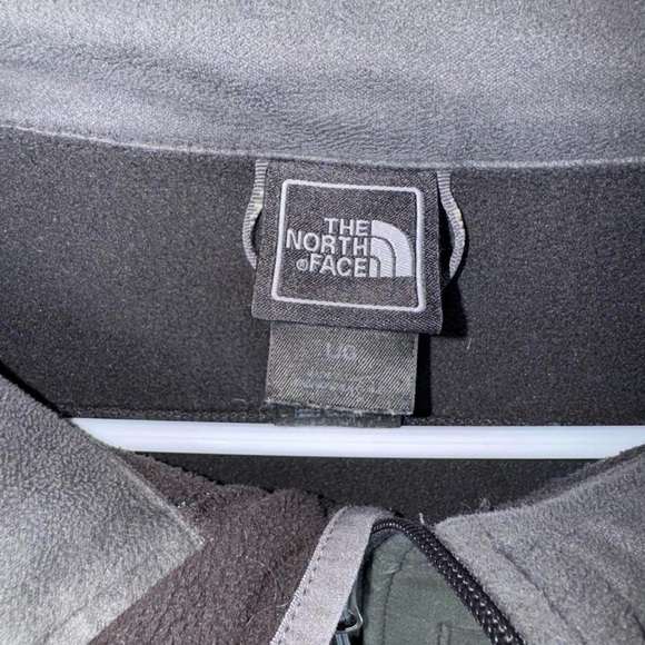 The North Face Apex Softshell Jacket - Picture 3 of 6